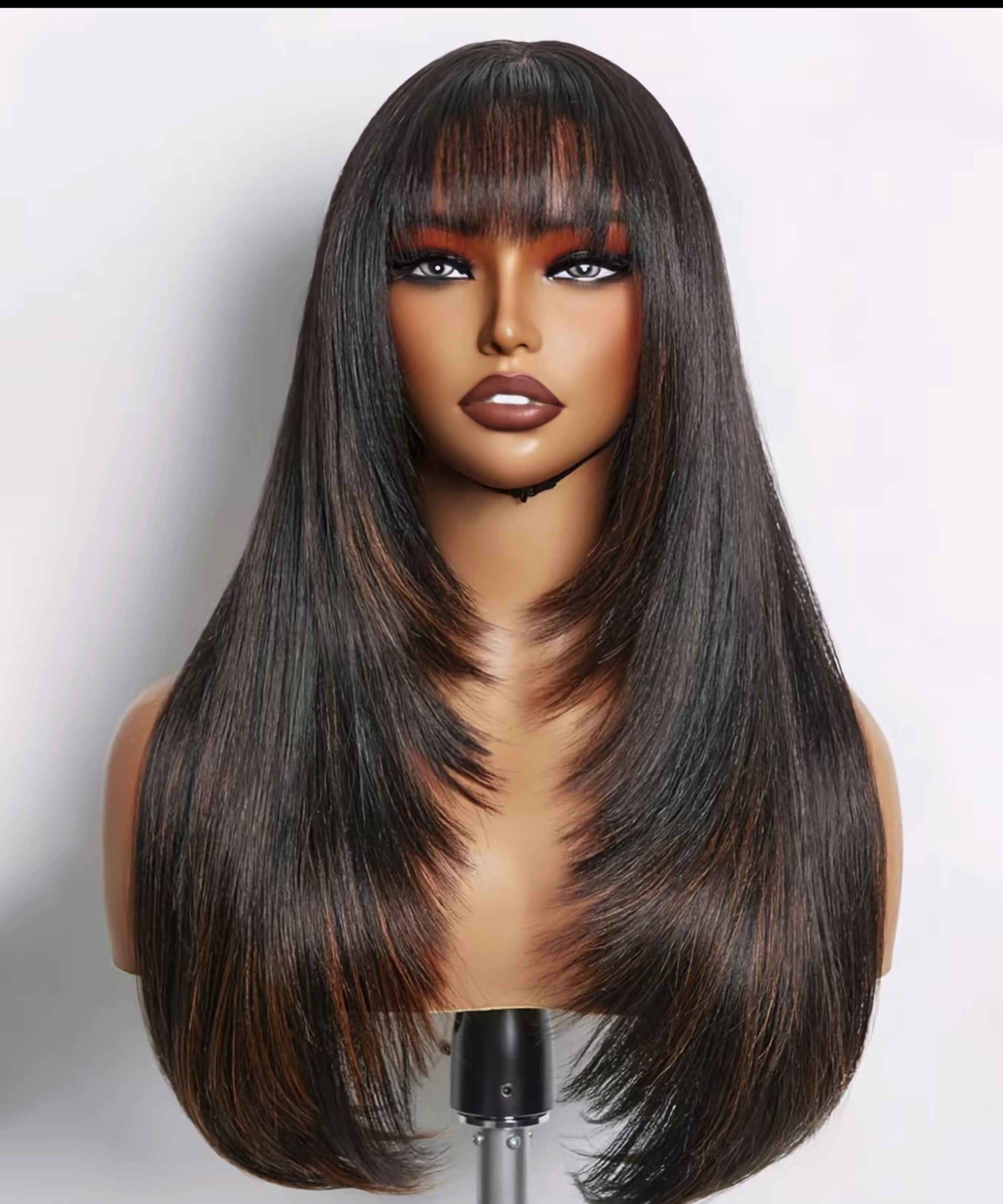 Layered straight wig